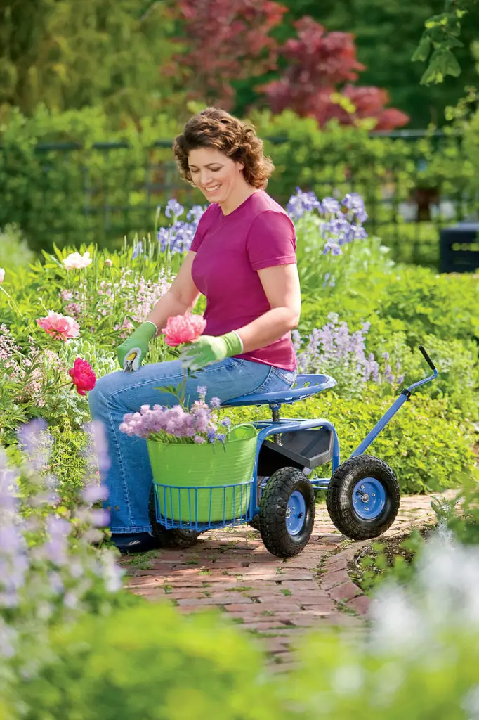 10 Gardening Tools For Bad Backs, Seniors & Weak Hands How Does Your
